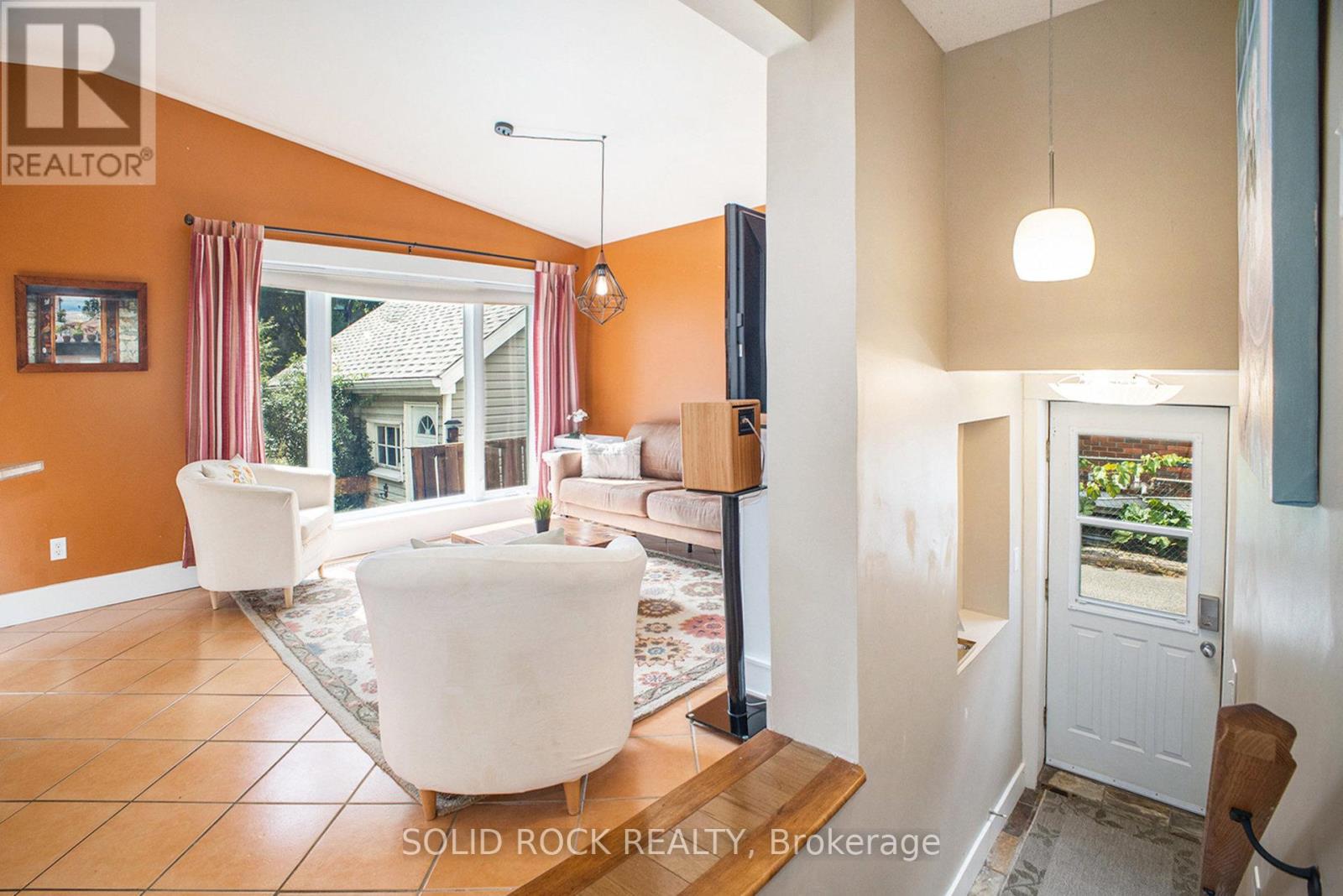 Photo 6 of 236 Northwestern Avenue, Ottawa ON