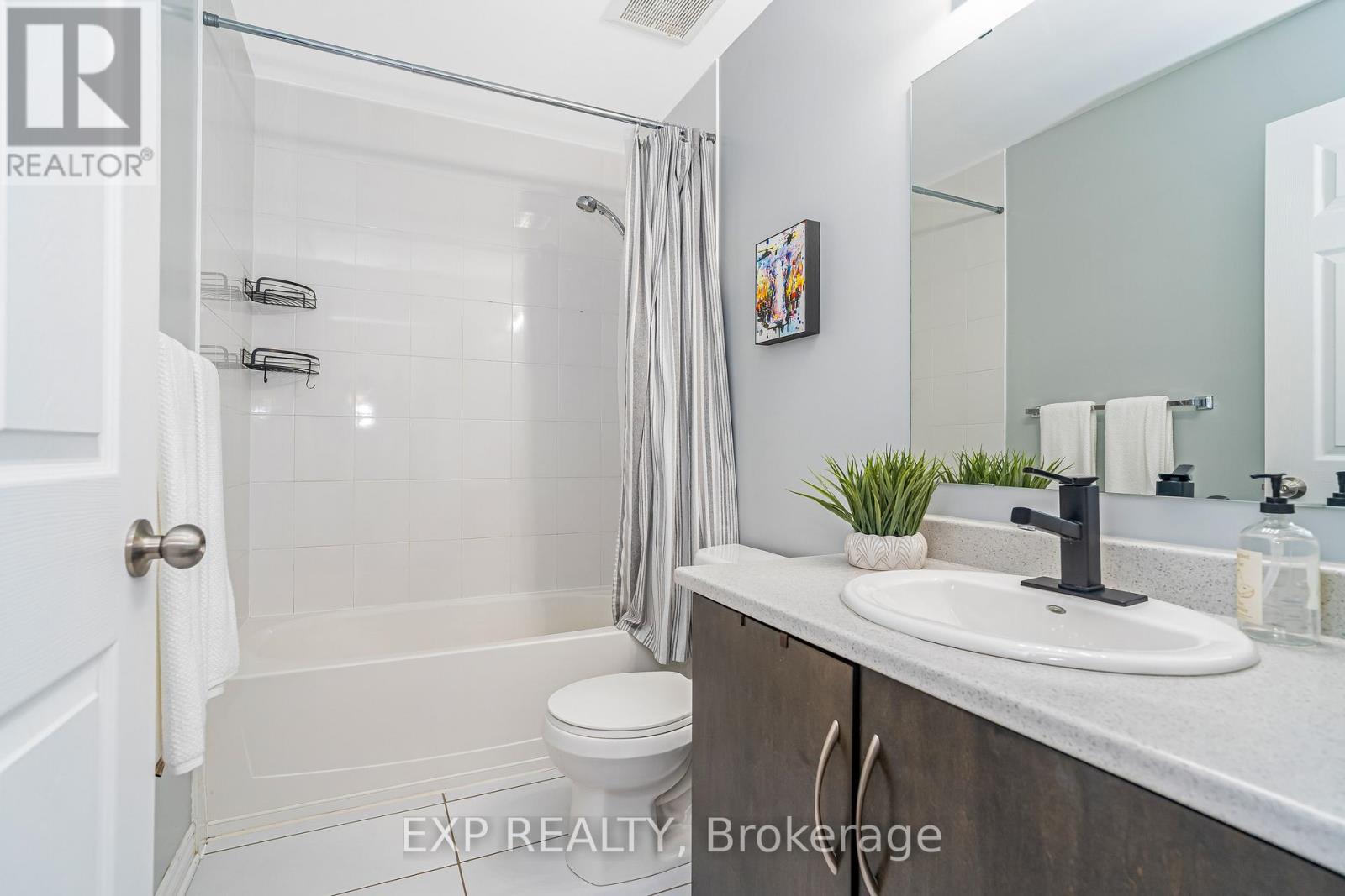 Photo 1 of G 330 Everest Private, Ottawa ON