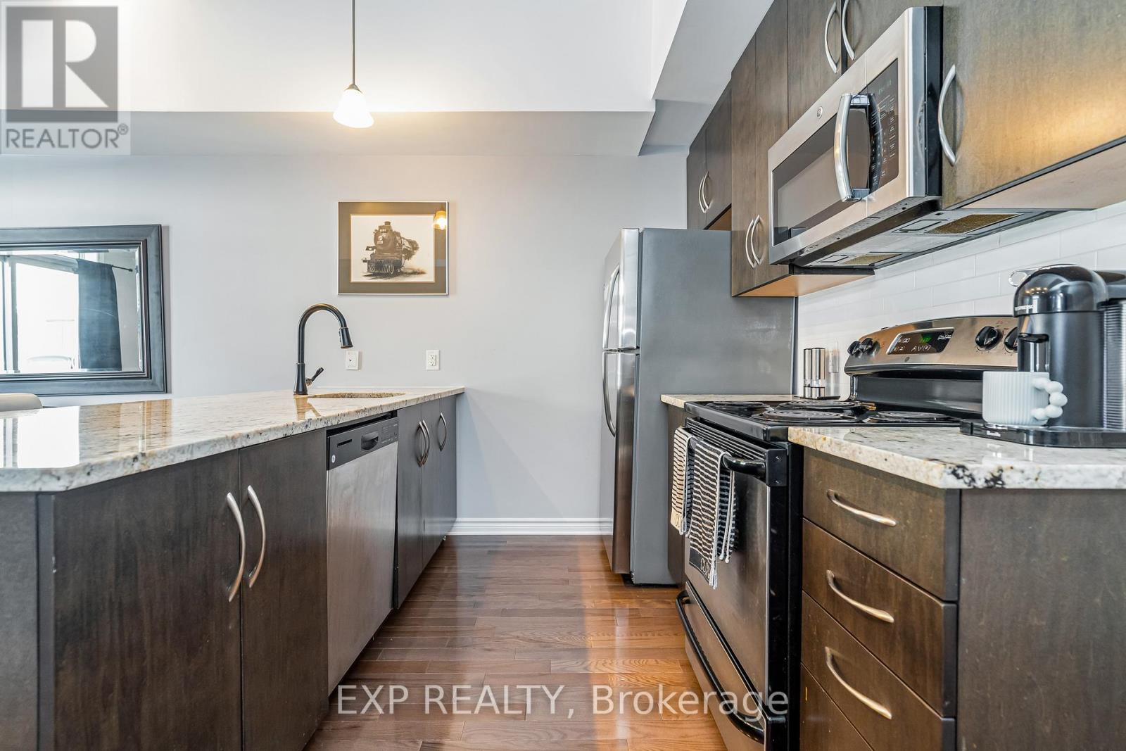 Photo 4 of G 330 Everest Private, Ottawa ON