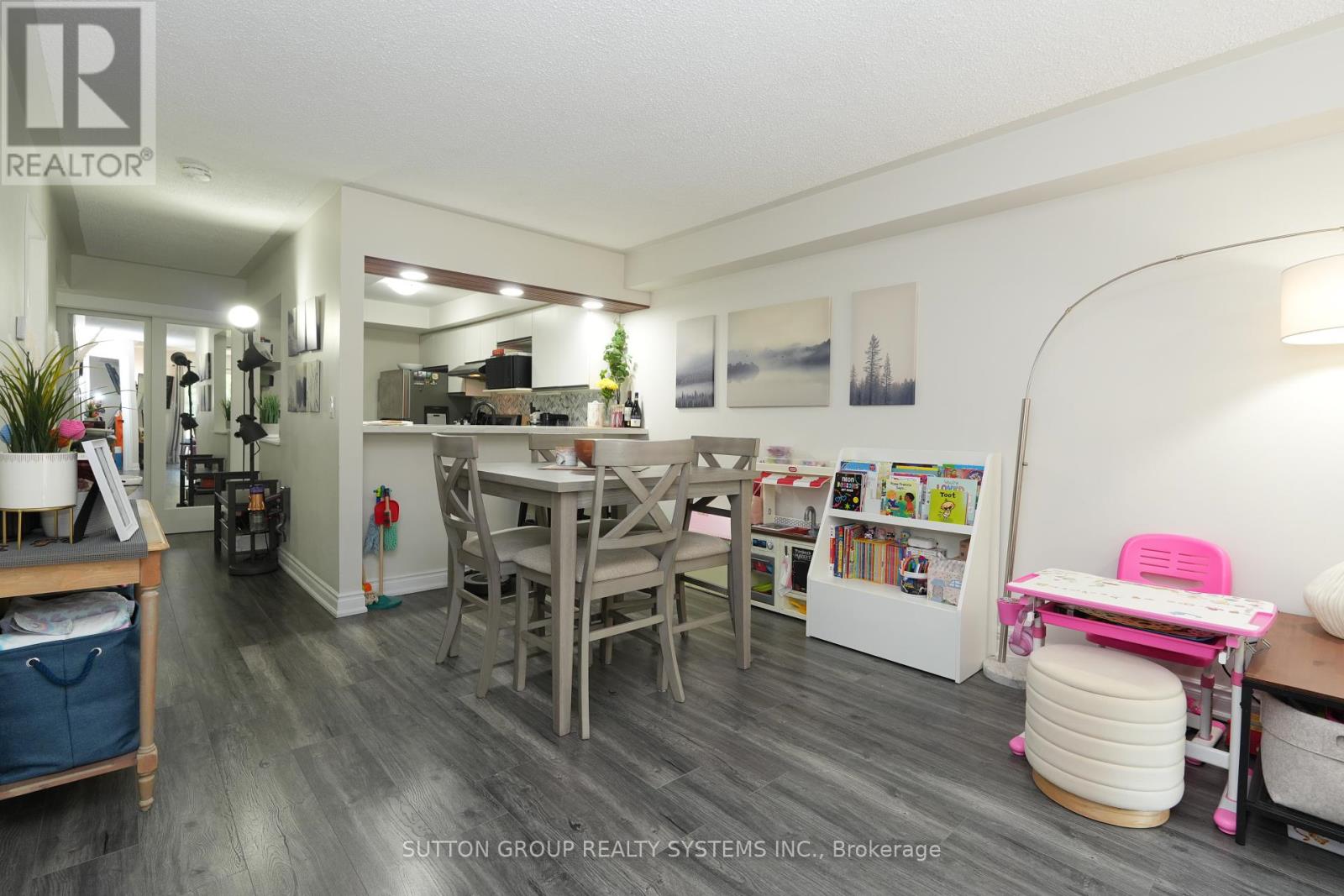 Photo 23 of 183 103 Bristol Road E, Mississauga ON
