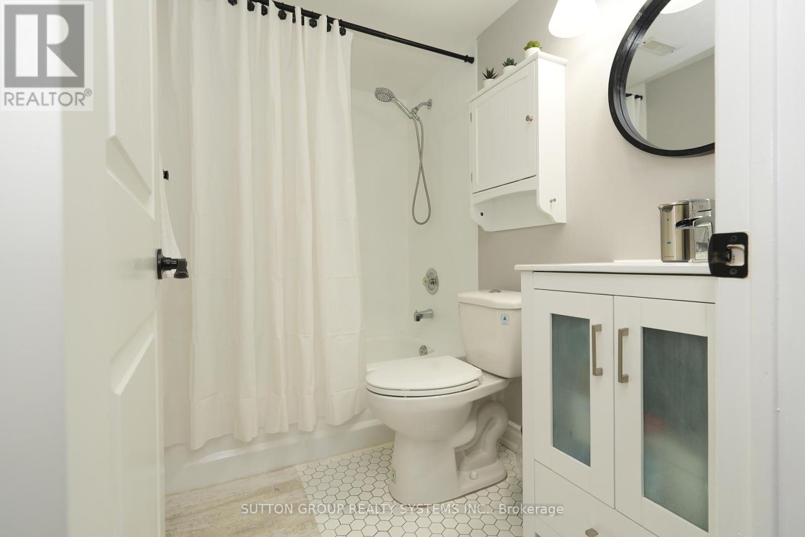 Photo 12 of 183 103 Bristol Road E, Mississauga ON