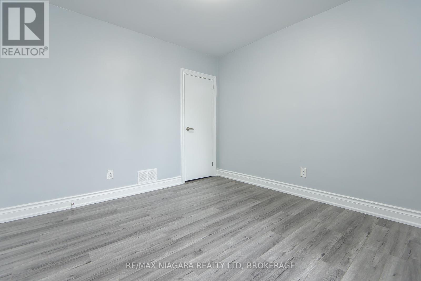 Photo 23 of 4607 Nelson Crescent, Niagara Falls ON