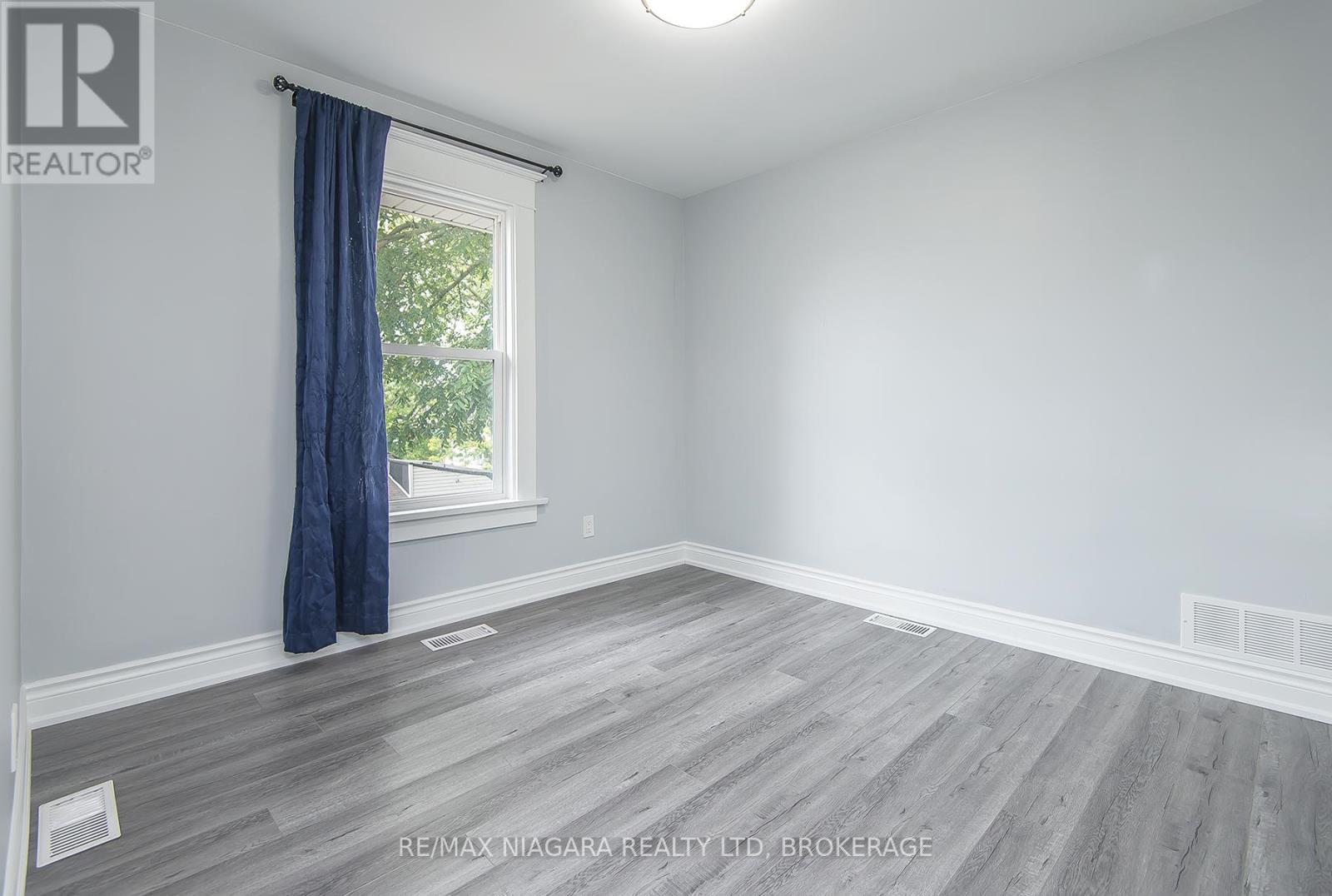Photo 24 of 4607 Nelson Crescent, Niagara Falls ON