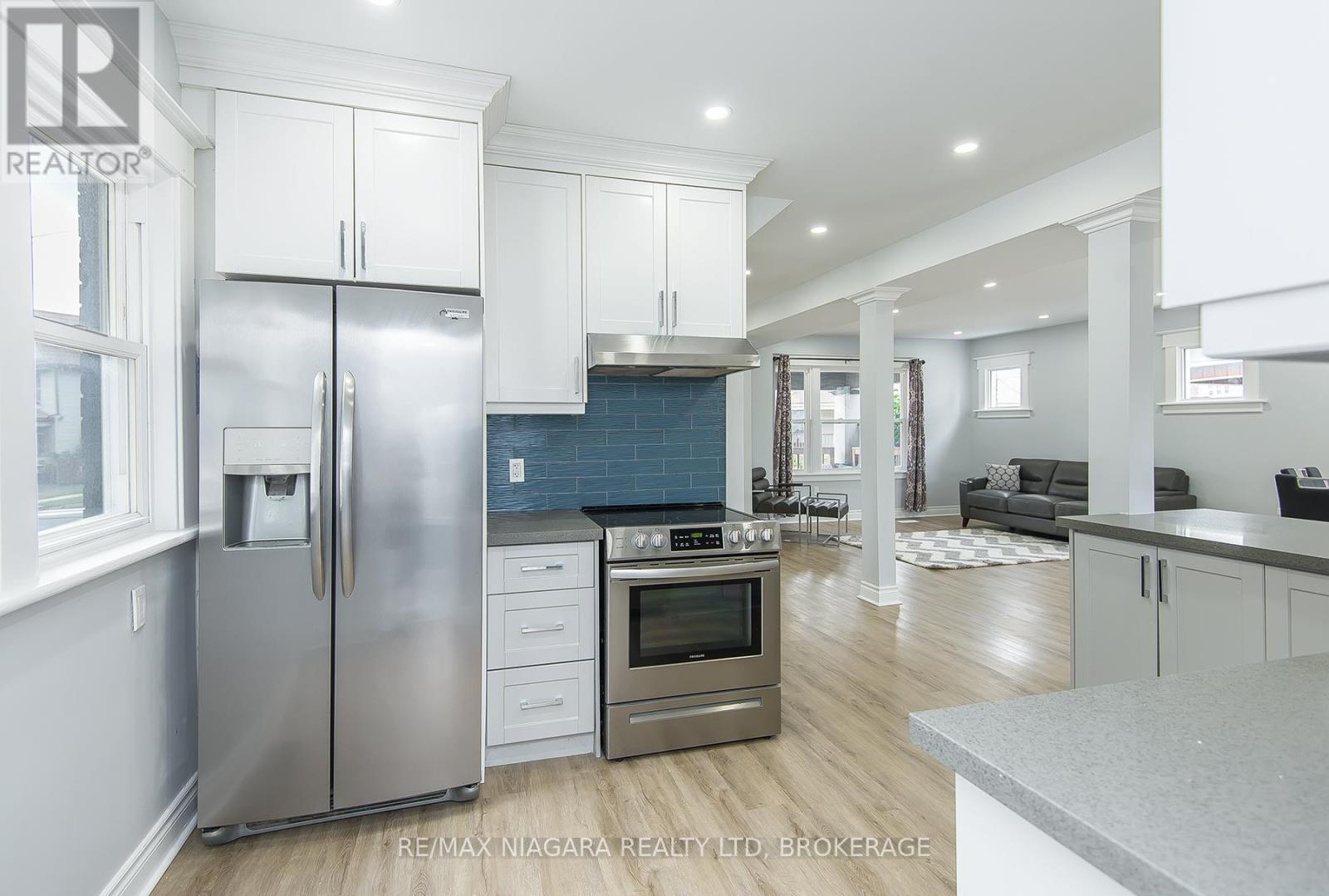 Photo 9 of 4607 Nelson Crescent, Niagara Falls ON