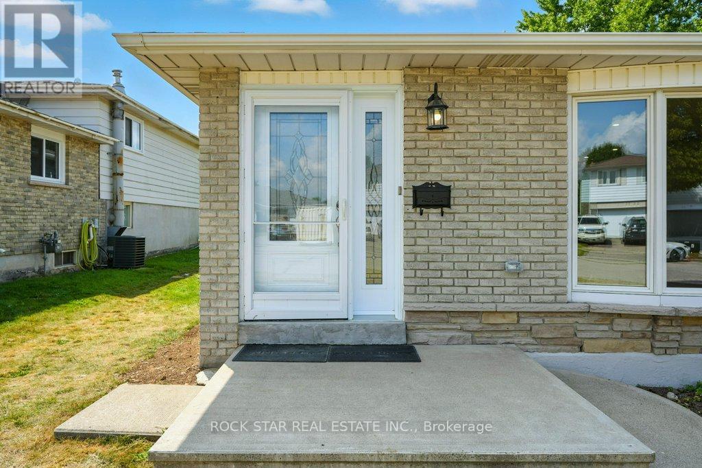 Photo 2 of 56 Abeles Avenue, Brant ON