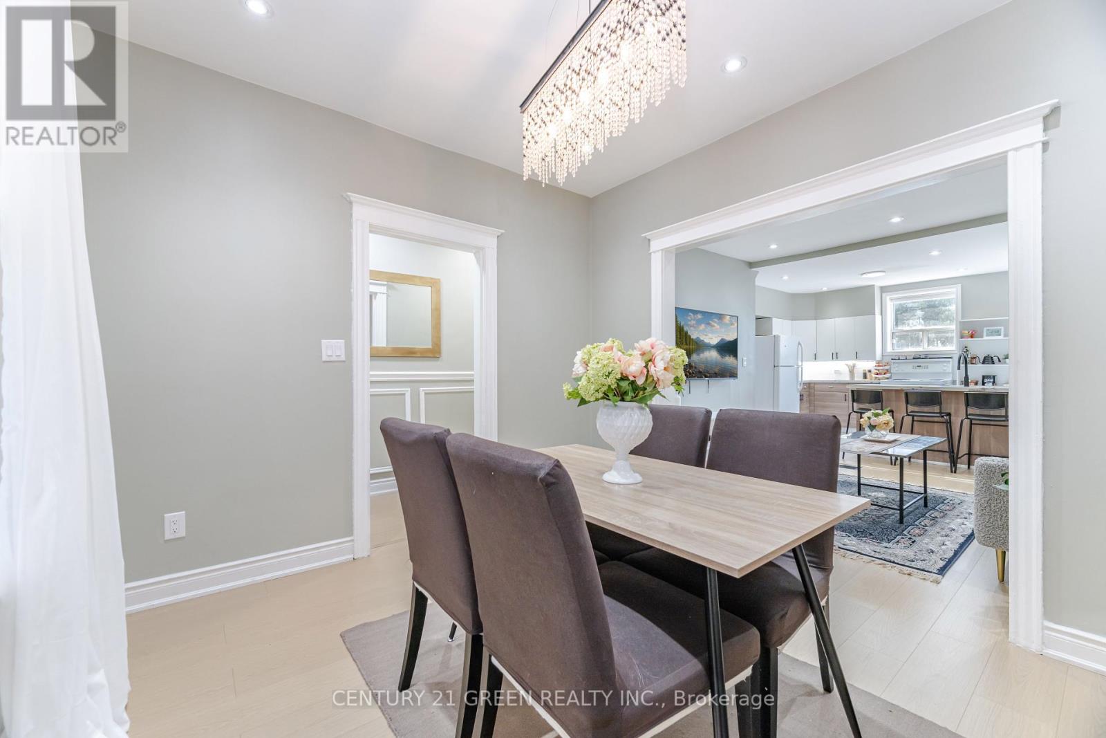 Photo 10 of 61 Stirton Street, Hamilton ON