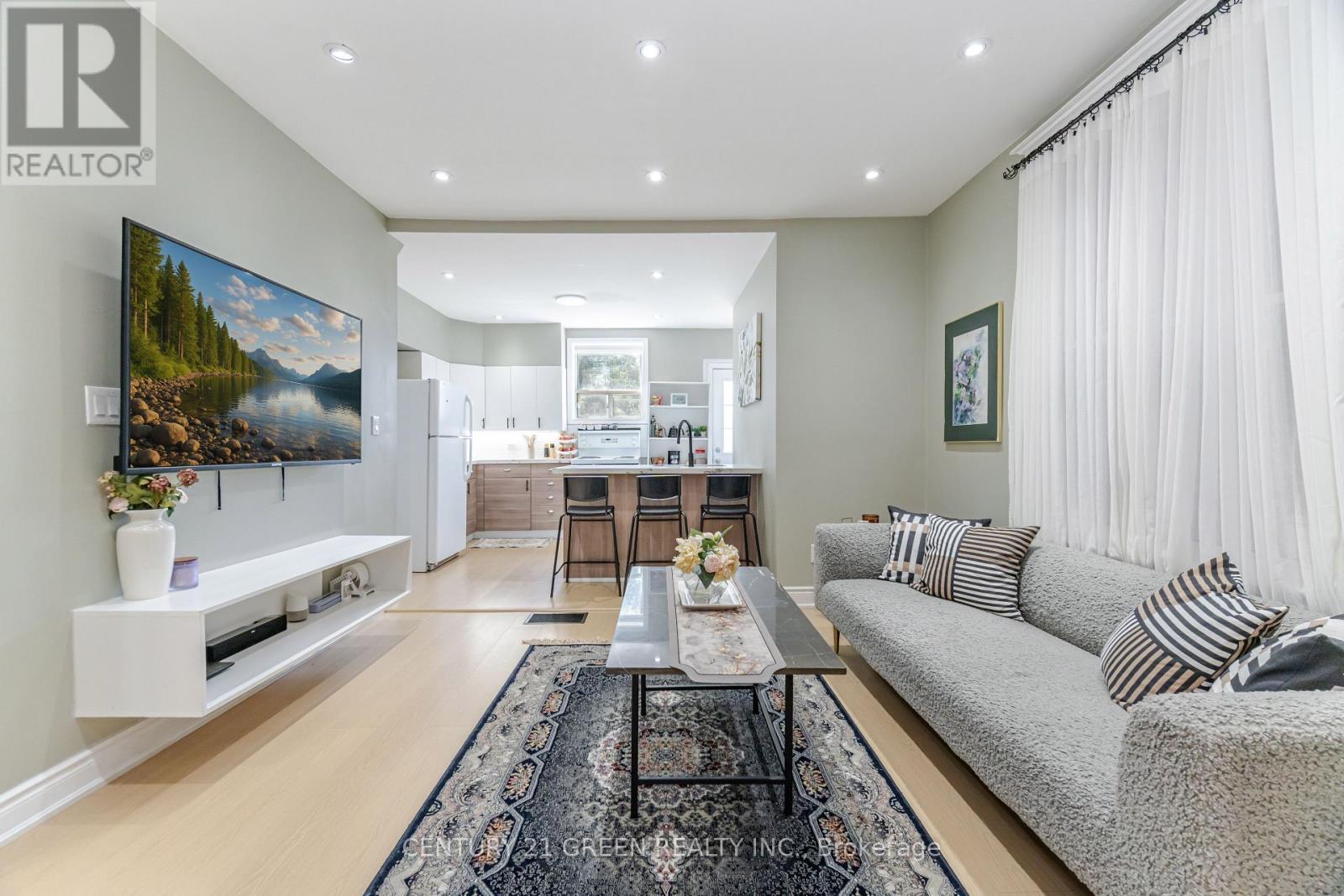 Photo 11 of 61 Stirton Street, Hamilton ON