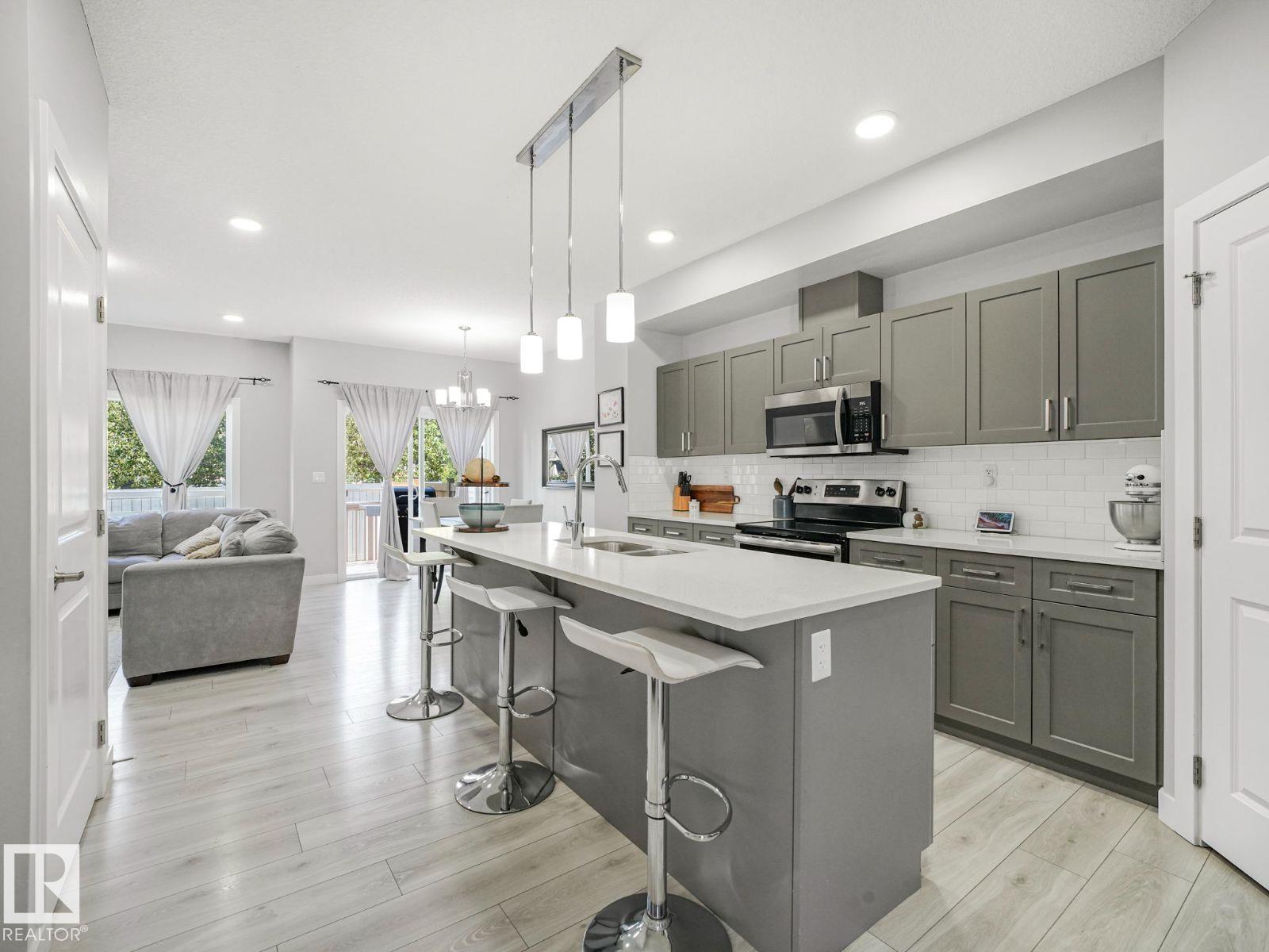Photo 10 of 4016 Kinsella Wy Sw, Edmonton AB