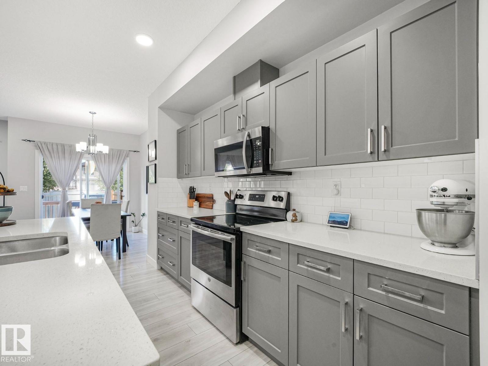 Photo 11 of 4016 Kinsella Wy Sw, Edmonton AB