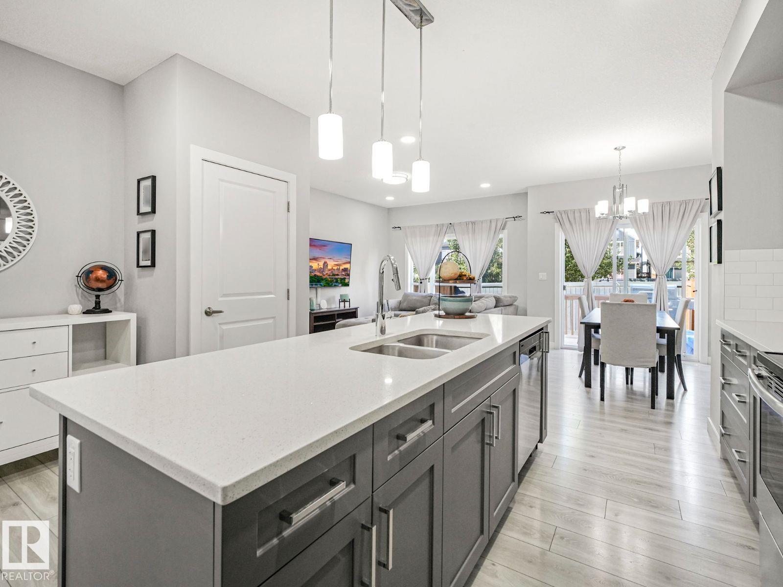 Photo 12 of 4016 Kinsella Wy Sw, Edmonton AB