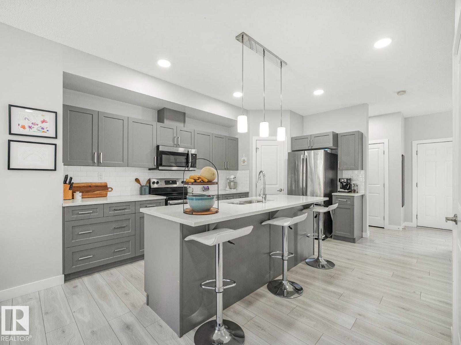 Photo 13 of 4016 Kinsella Wy Sw, Edmonton AB