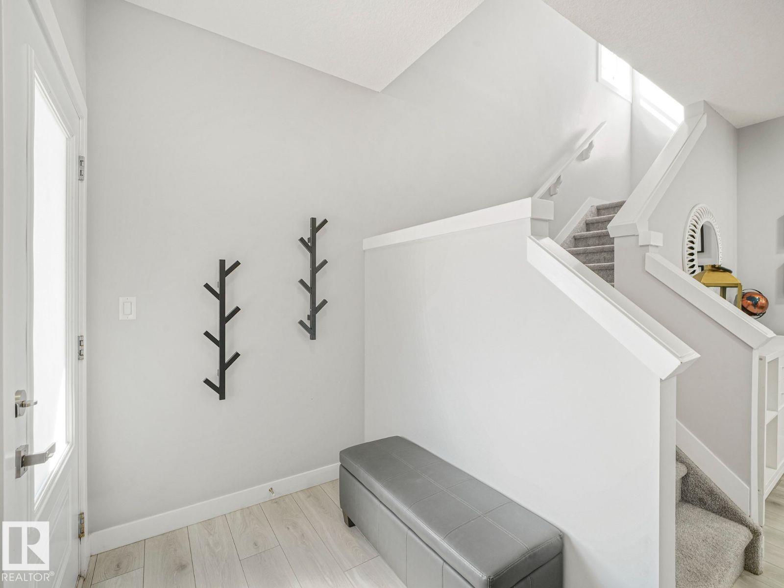 Photo 8 of 4016 Kinsella Wy Sw, Edmonton AB