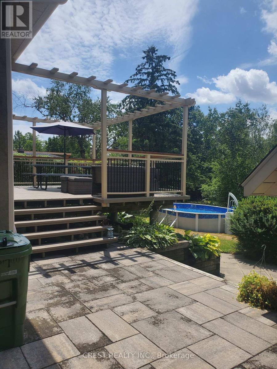 Photo 19 of 25 Waltham Drive, Toronto ON