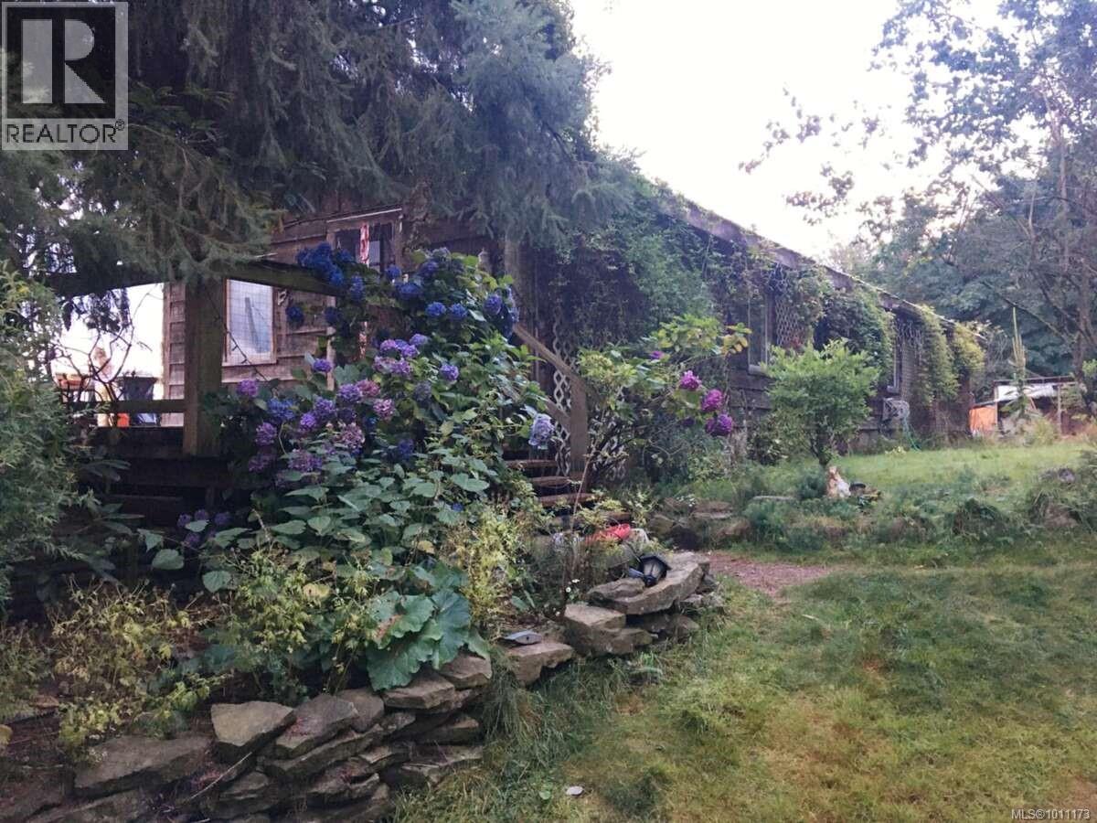 Photo 6 of 467 Dukes Rd, Salt Spring BC
