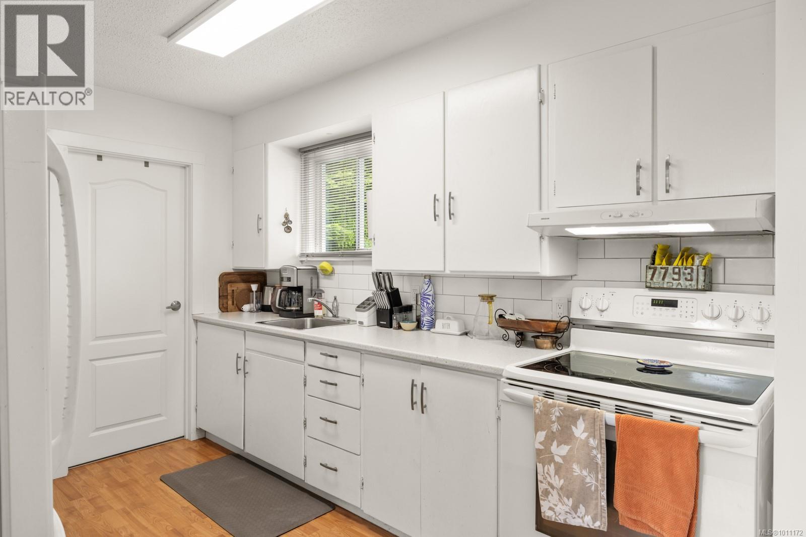 Photo 22 of 6675 Goodmere Rd, Sooke BC