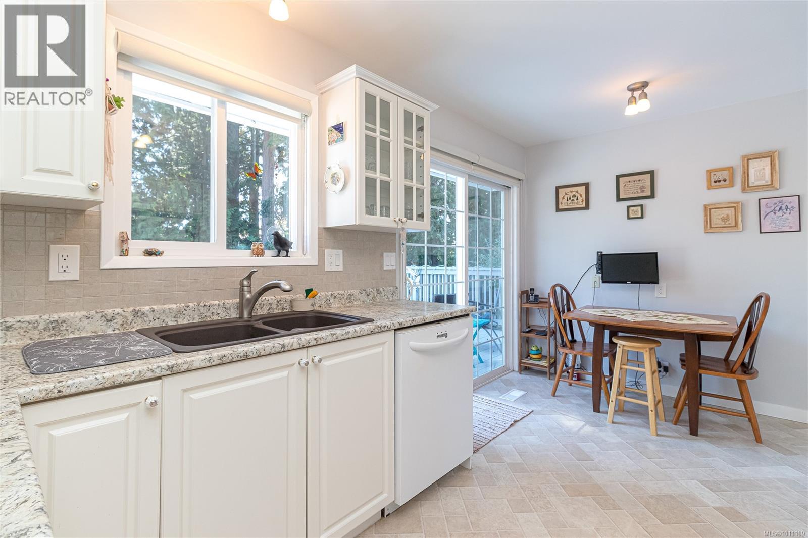 Photo 12 of 3355 Wellsmith Cres, Colwood BC