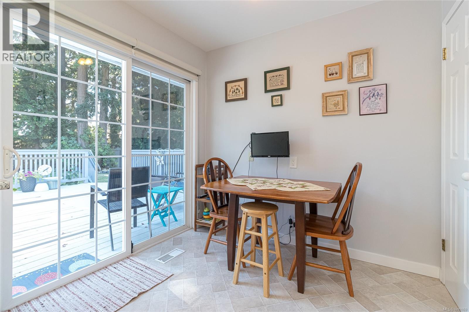 Photo 13 of 3355 Wellsmith Cres, Colwood BC