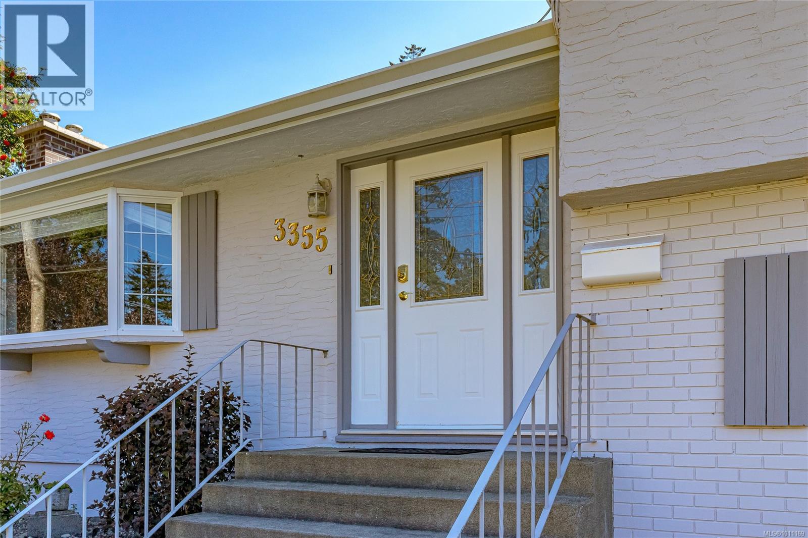 Photo 4 of 3355 Wellsmith Cres, Colwood BC