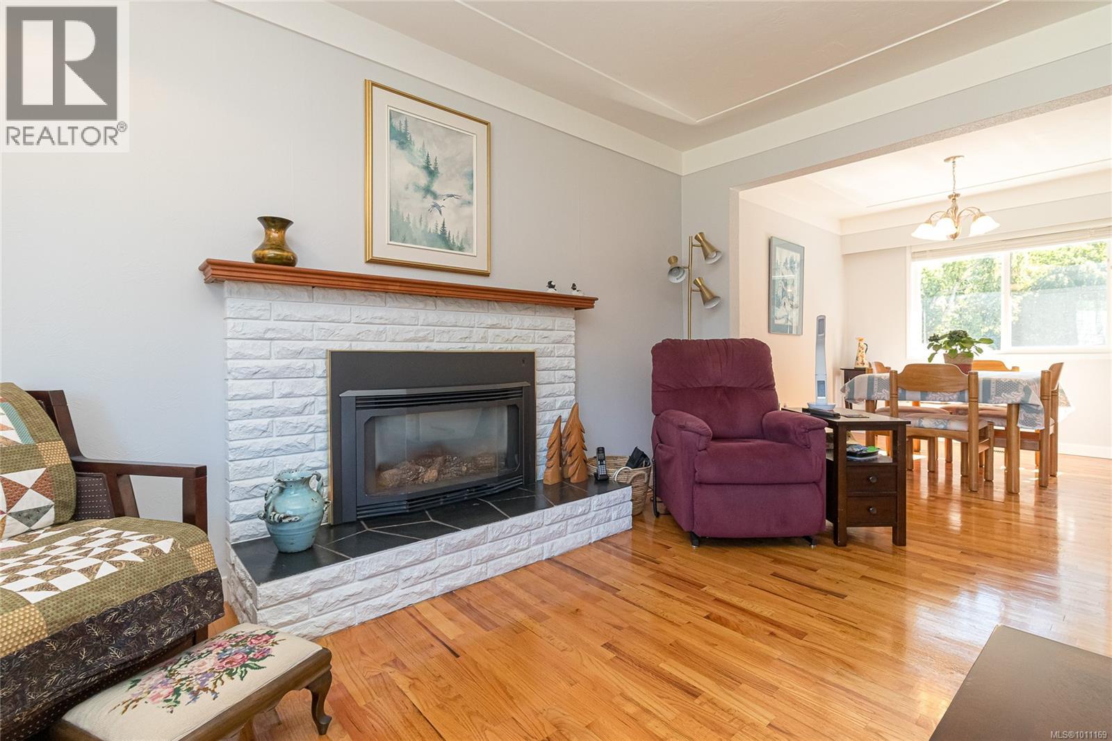 Photo 7 of 3355 Wellsmith Cres, Colwood BC