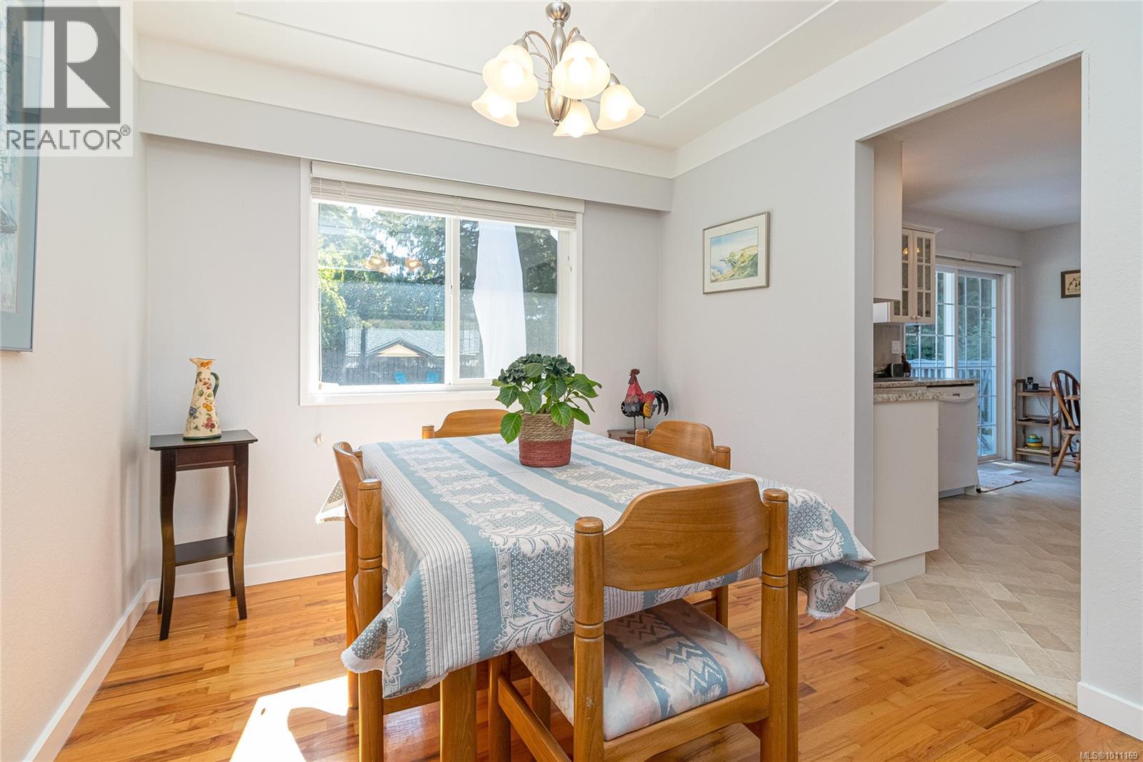 Photo 8 of 3355 Wellsmith Cres, Colwood BC