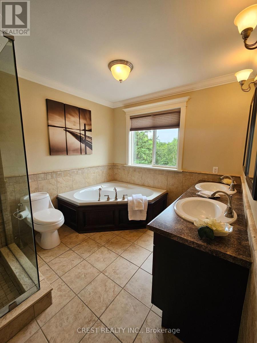 Photo 13 of 25 Waltham Drive, Toronto ON