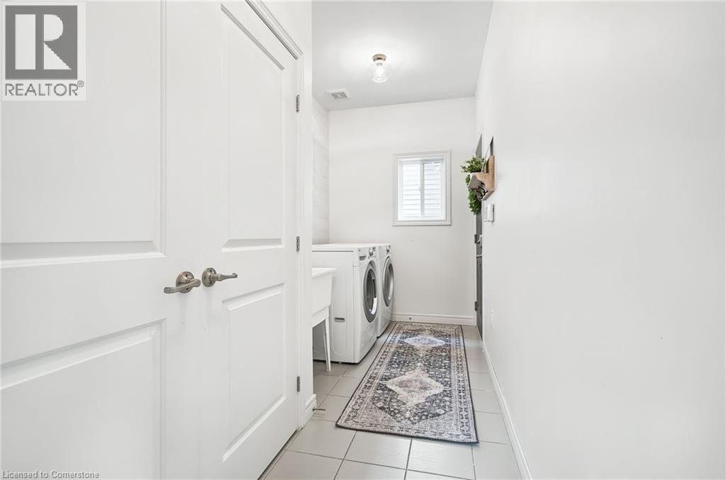 Photo 29 of 4884 Allan Court, Beamsville ON