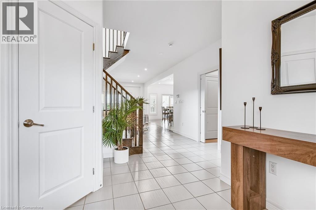 Photo 37 of 4884 Allan Court, Beamsville ON