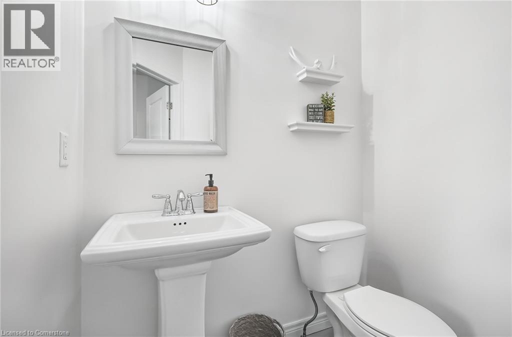 Photo 47 of 4884 Allan Court, Beamsville ON