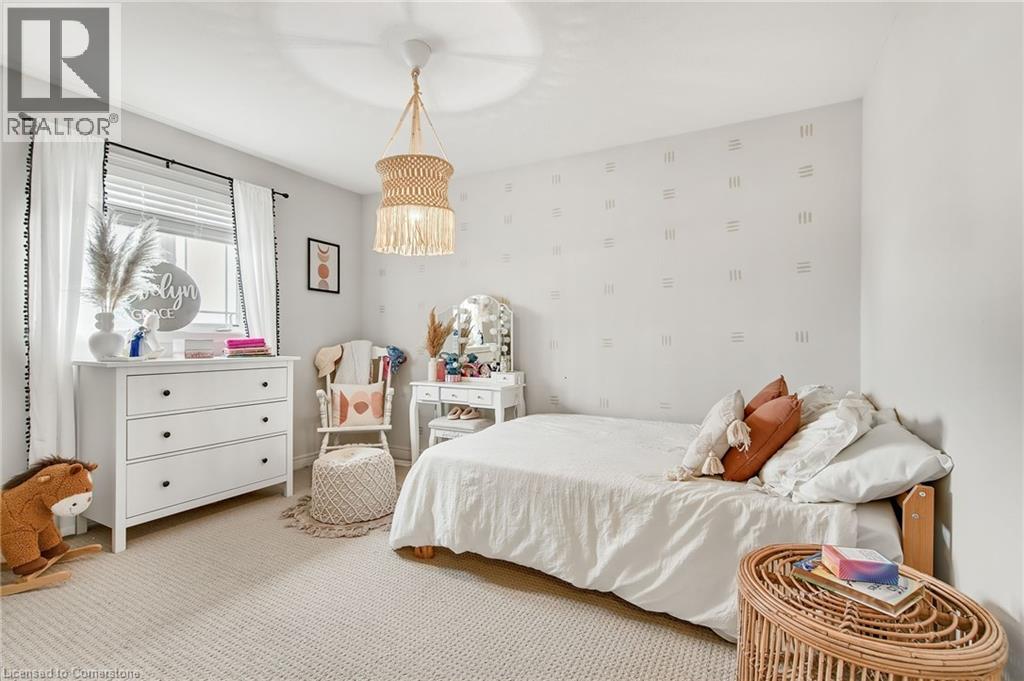 Photo 15 of 4884 Allan Court, Beamsville ON