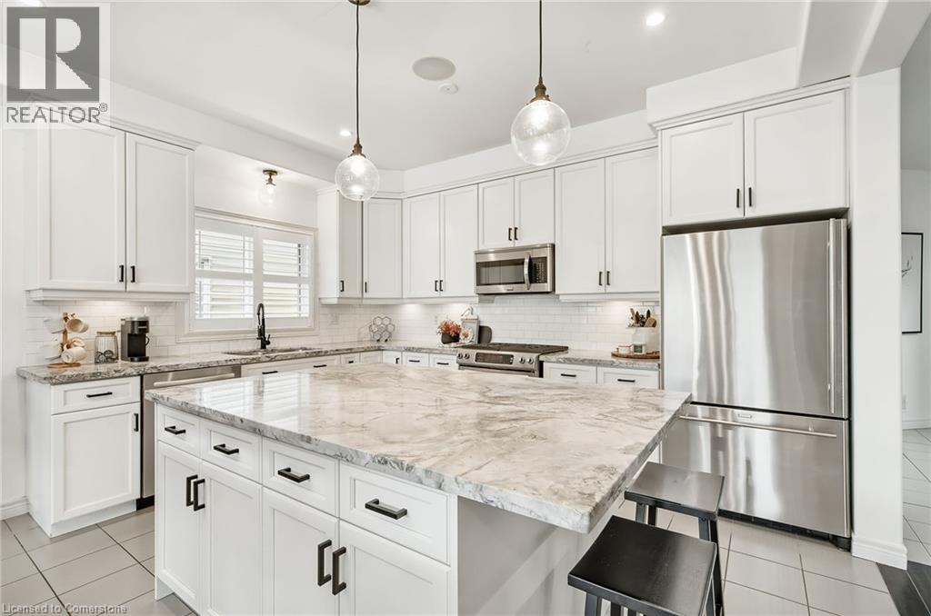 Photo 30 of 4884 Allan Court, Beamsville ON
