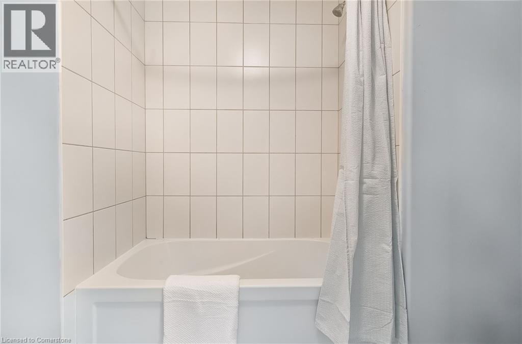 Photo 1 of 4884 Allan Court, Beamsville ON