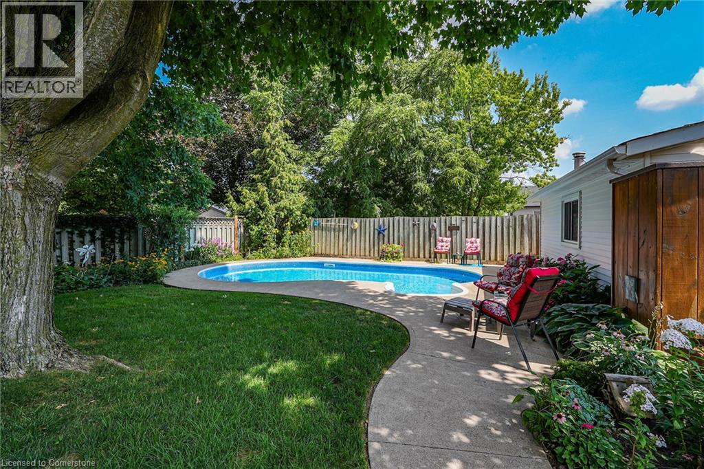 Photo 23 of 110 Livingston Avenue, Grimsby ON