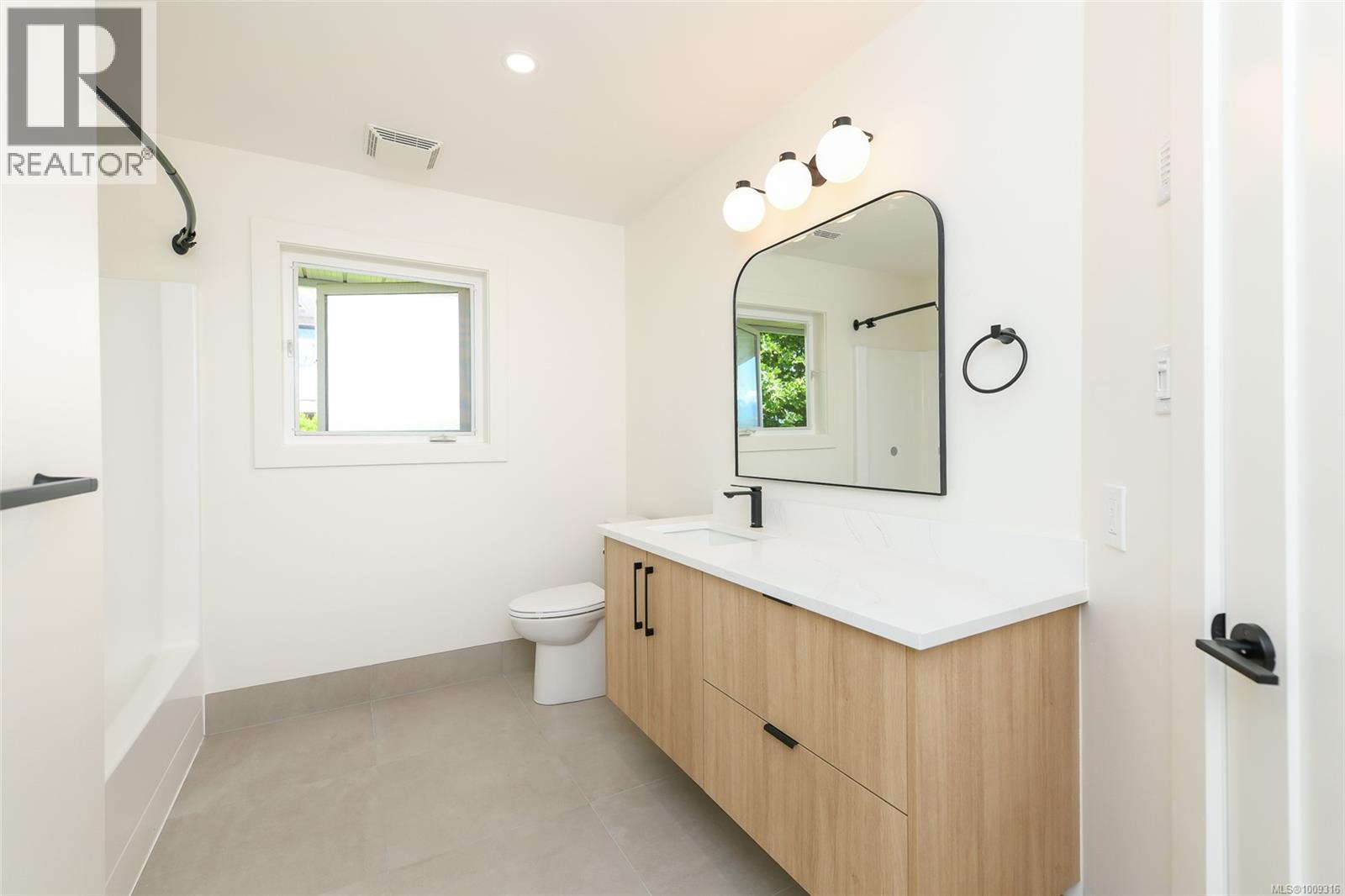 1547 Trumpeter Cres, Courtenay