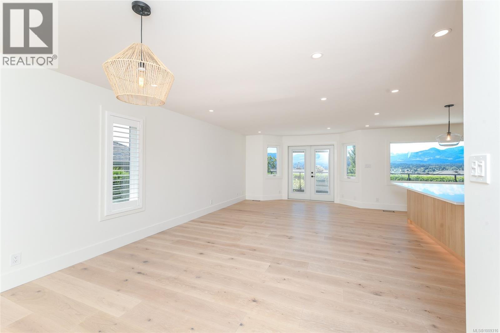 1547 Trumpeter Cres, Courtenay