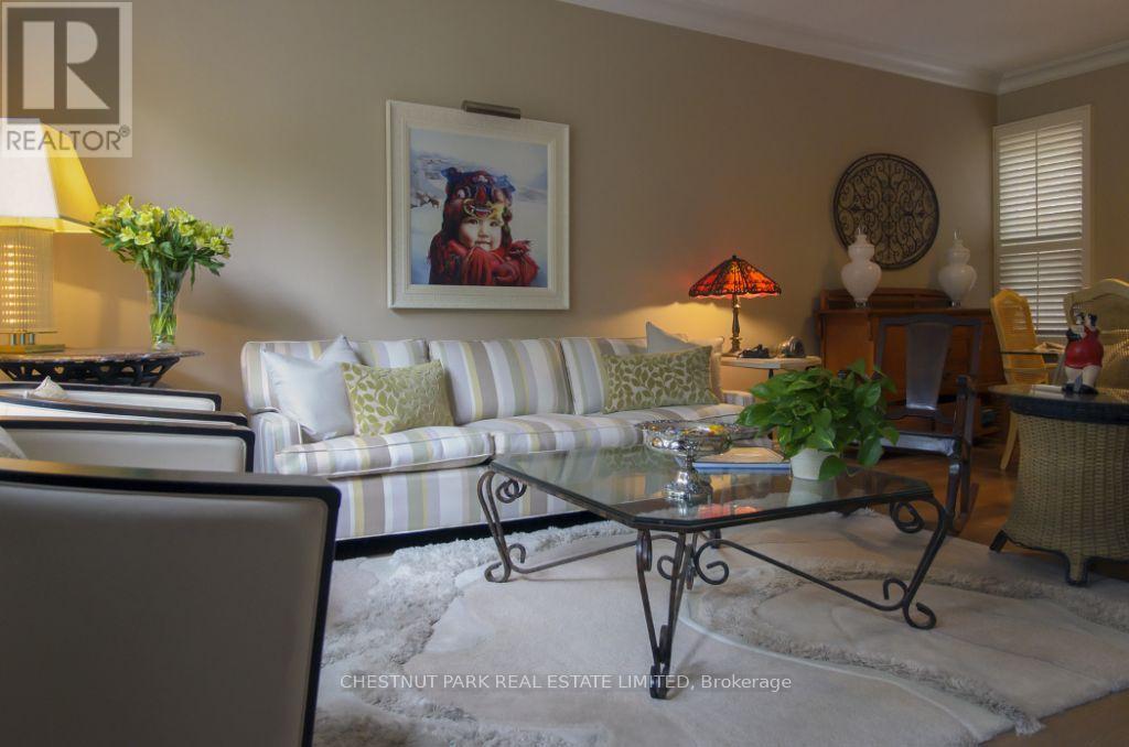 Photo 11 of 117 Alcorn Avenue, Toronto ON