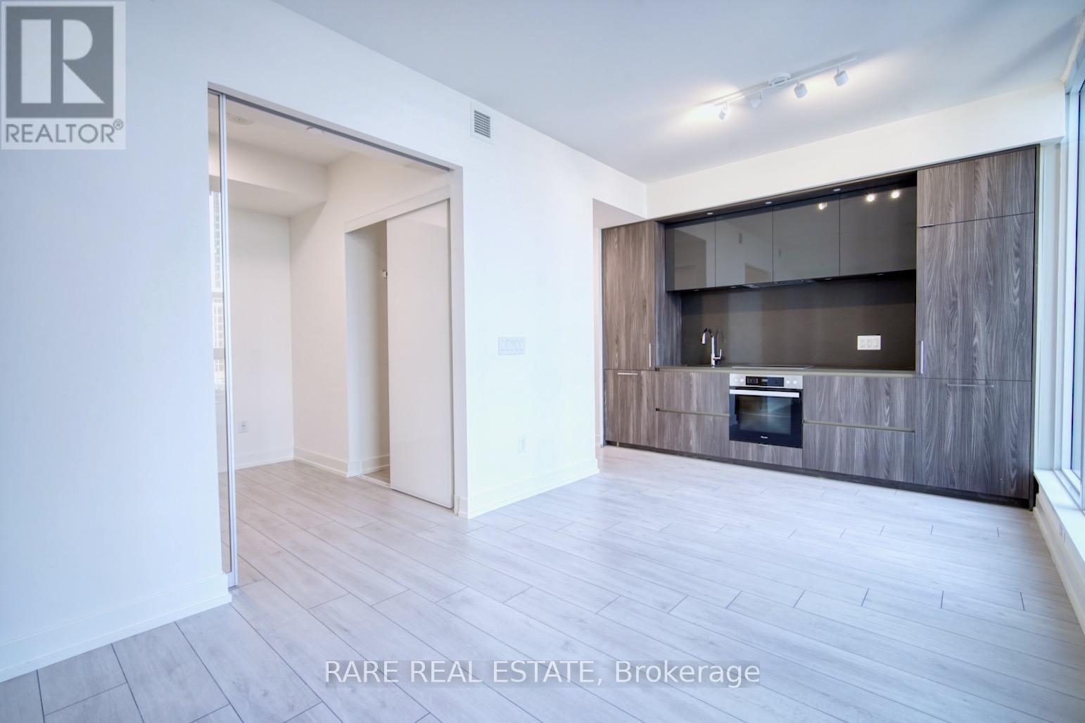 Photo 7 of 619 15 Mercer Street, Toronto ON