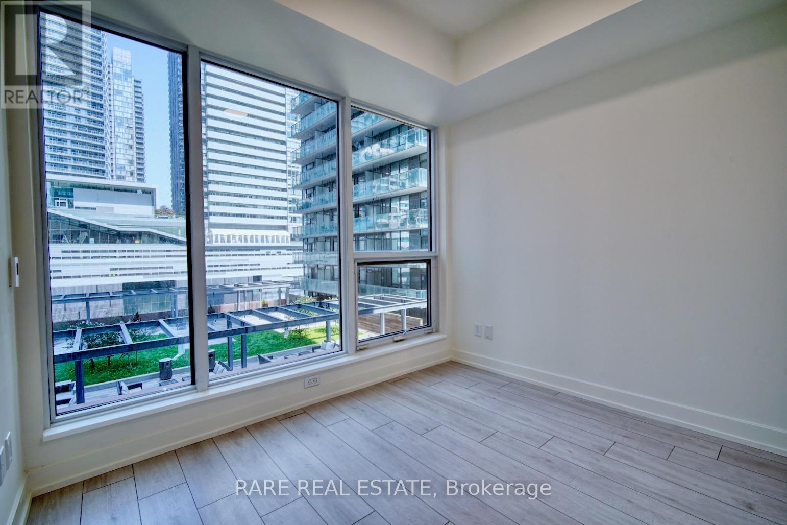 Photo 3 of 619 15 Mercer Street, Toronto ON