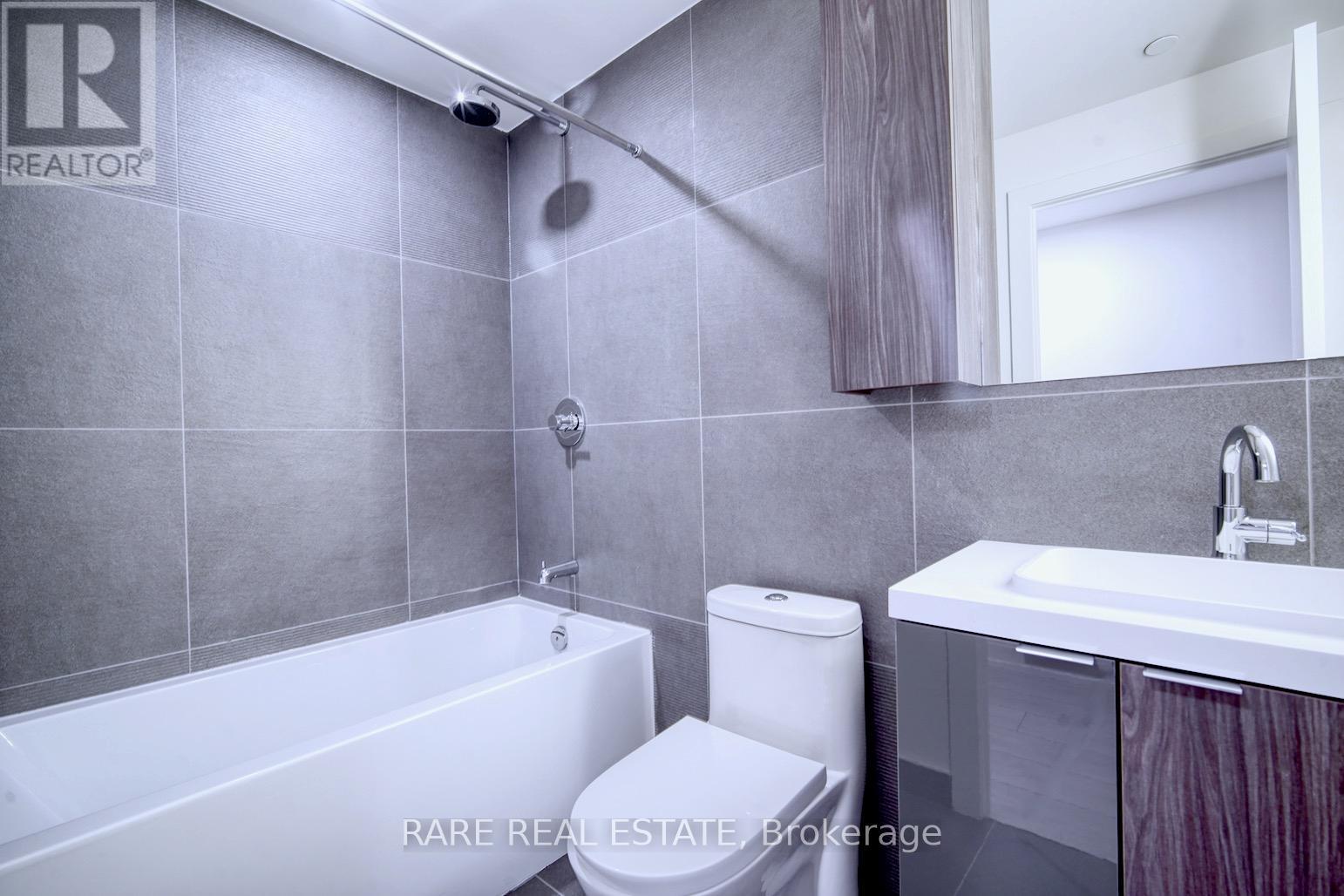 Photo 4 of 619 15 Mercer Street, Toronto ON