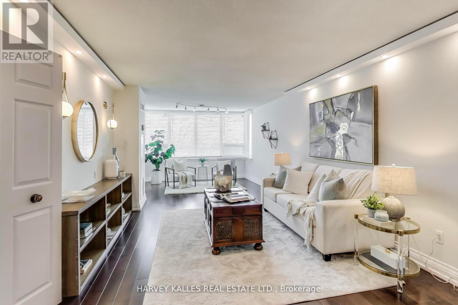 Photo 15 of 902 55 Skymark Drive, Toronto ON