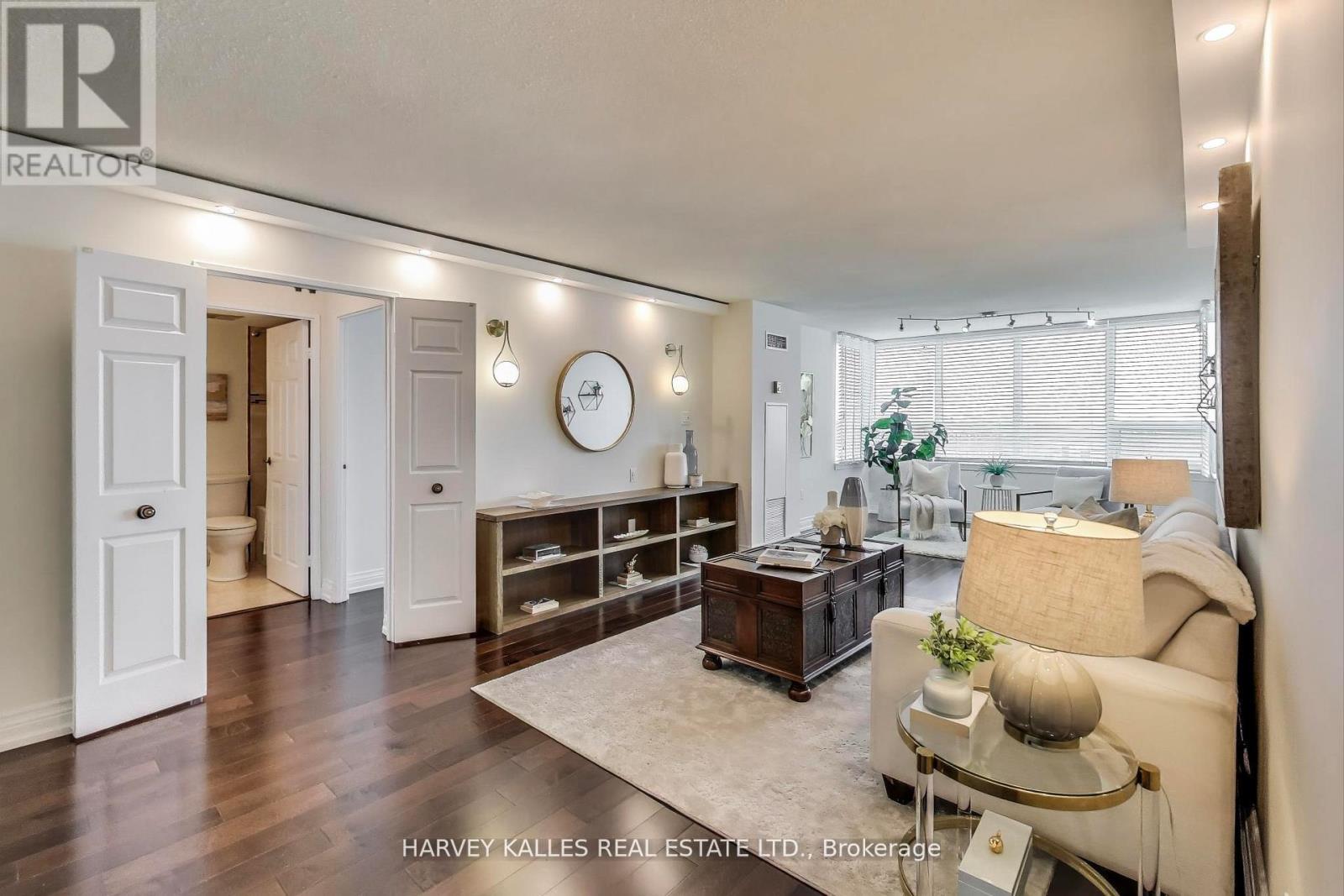 Photo 6 of 902 55 Skymark Drive, Toronto ON