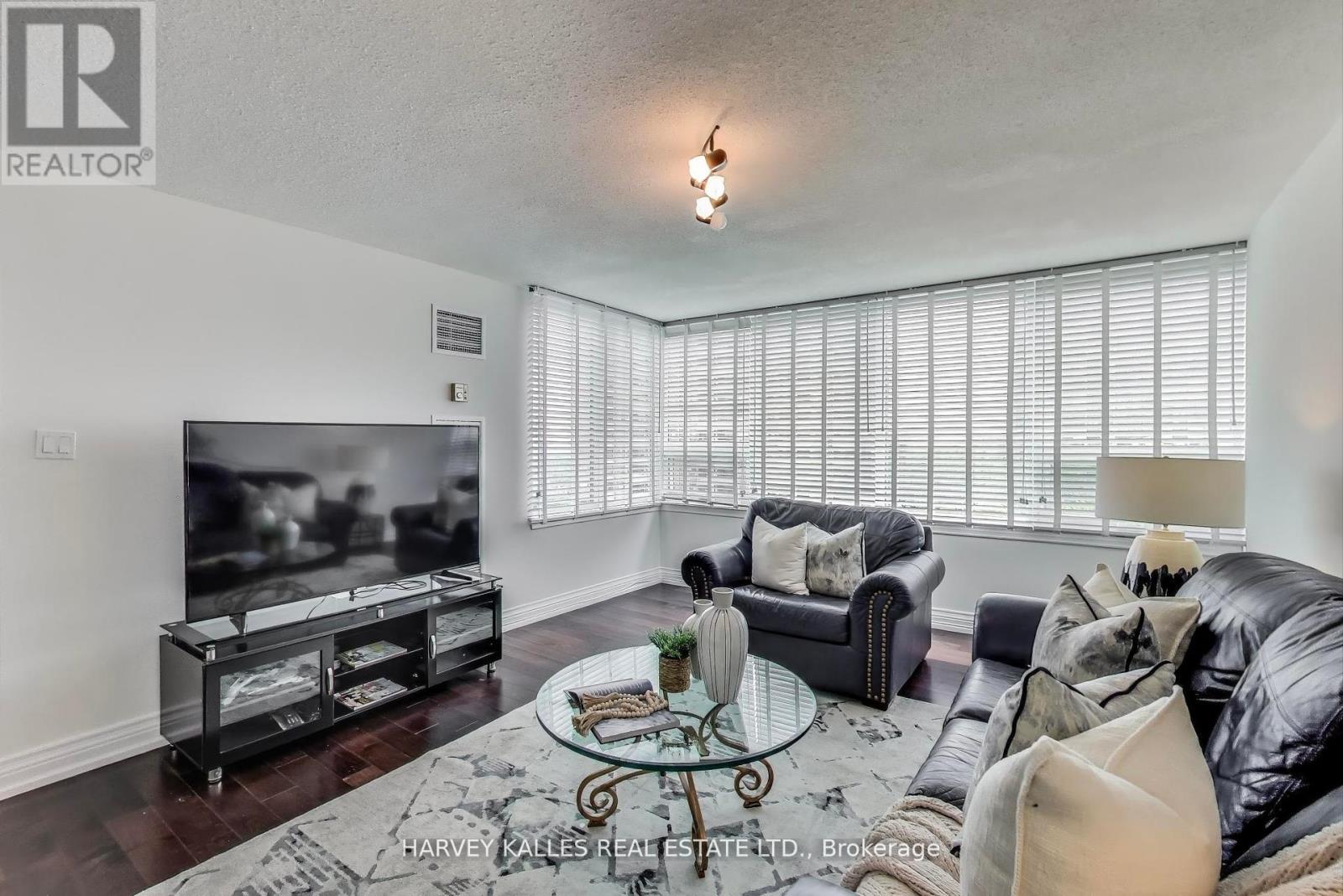 Photo 18 of 902 55 Skymark Drive, Toronto ON