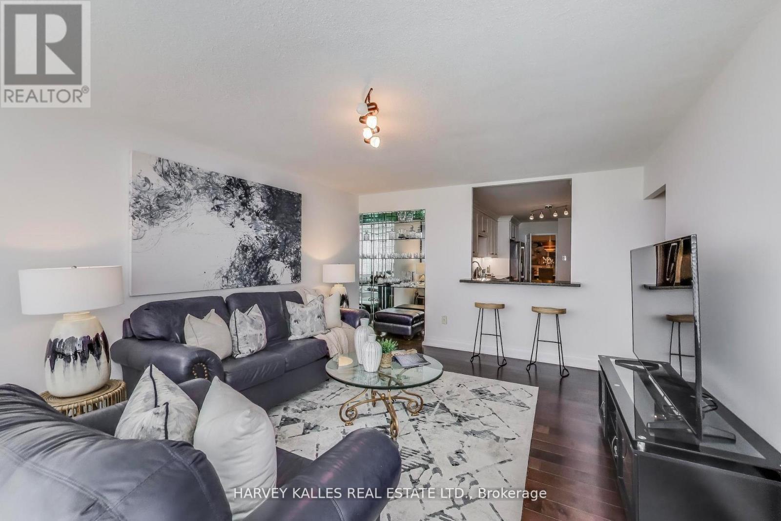 Photo 13 of 902 55 Skymark Drive, Toronto ON