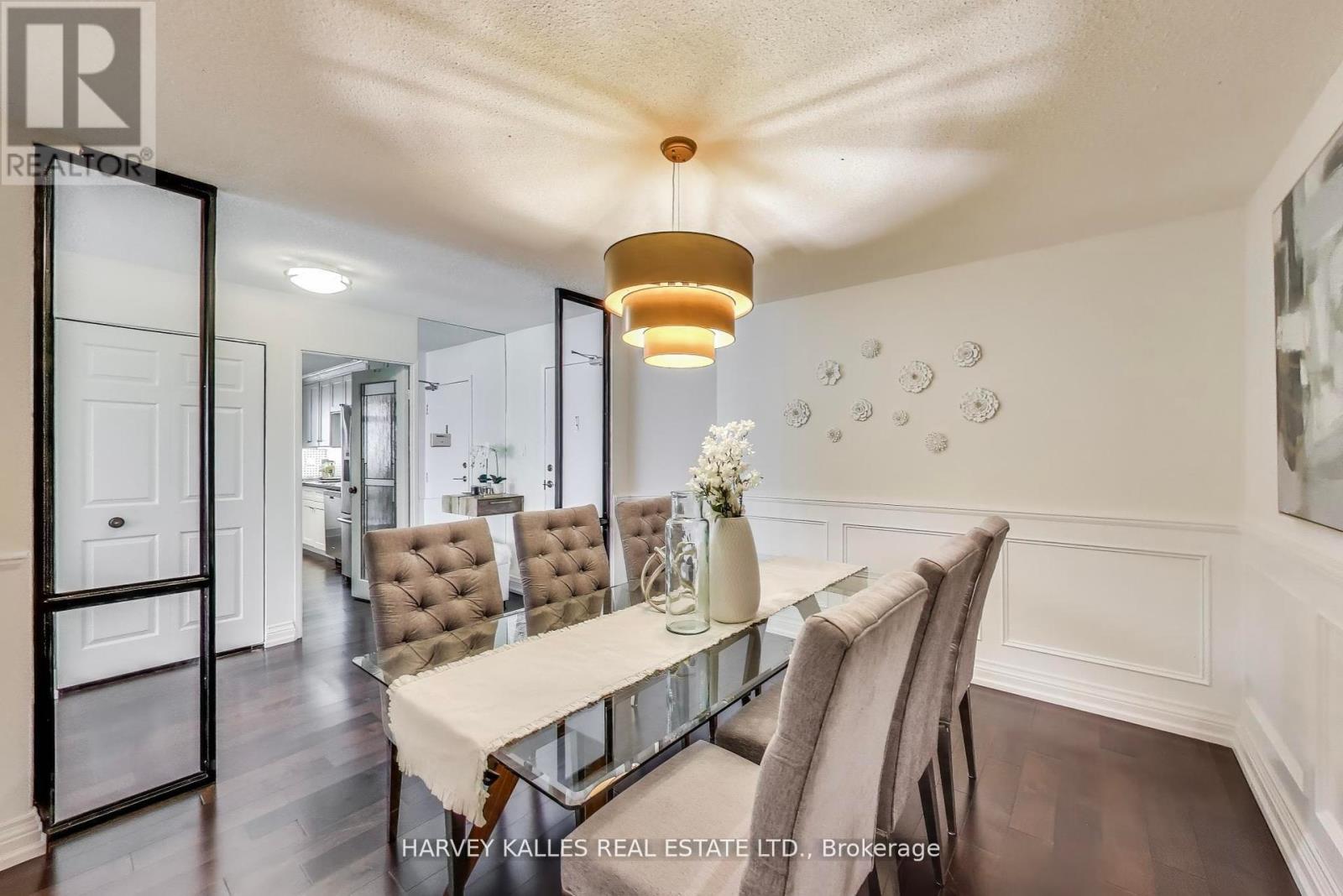 Photo 3 of 902 55 Skymark Drive, Toronto ON