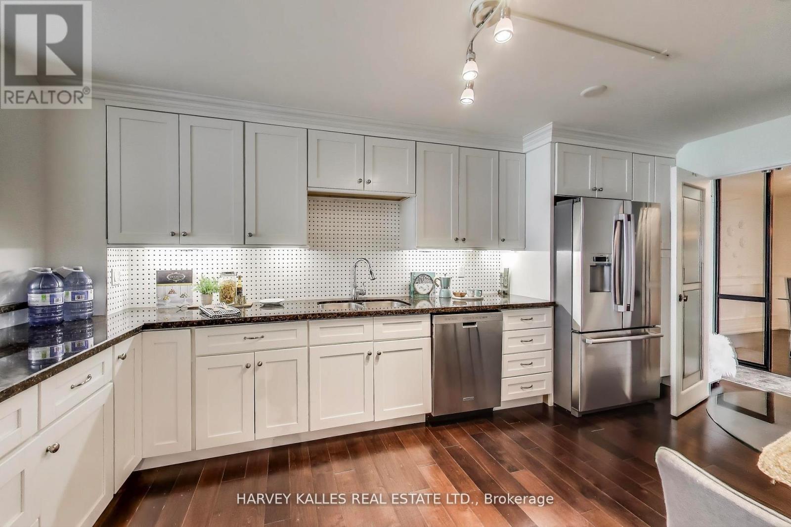 Photo 9 of 902 55 Skymark Drive, Toronto ON