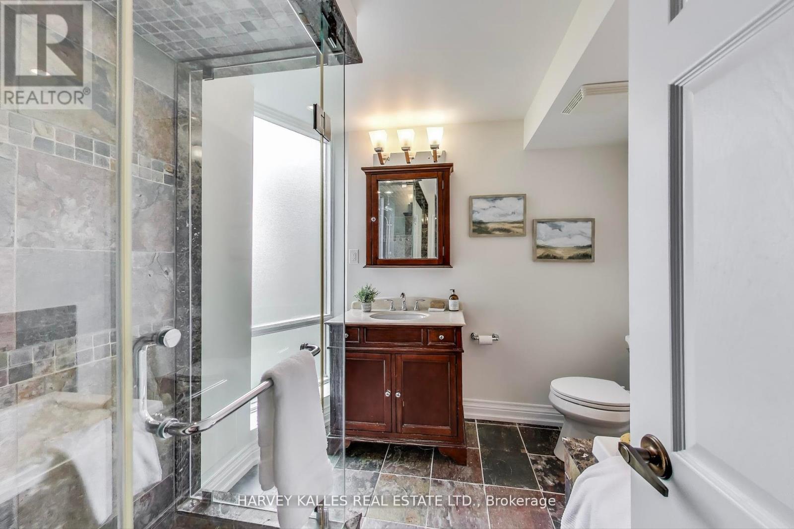 Photo 7 of 902 55 Skymark Drive, Toronto ON