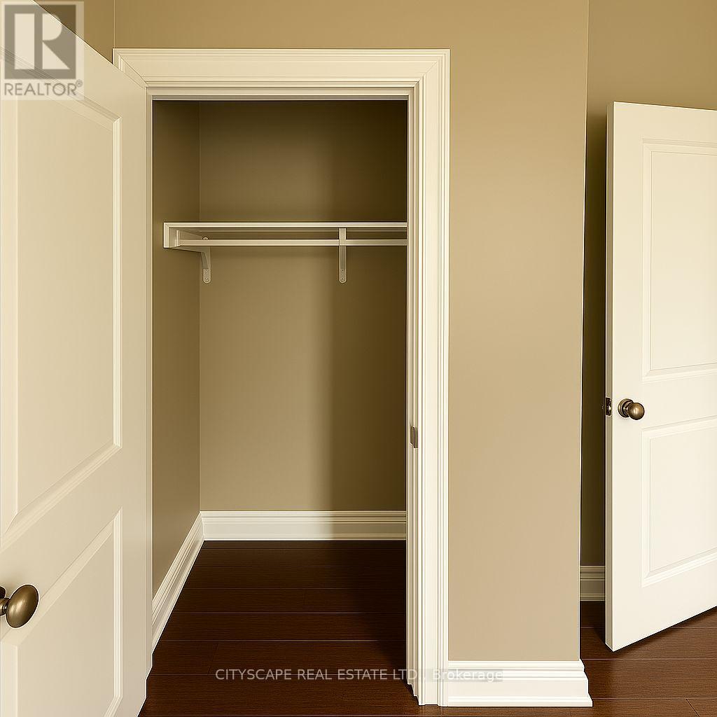 Photo 4 of 951 Dufferin Street, Toronto ON