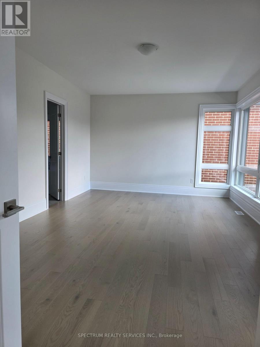 Photo 13 of 32 Seraville Street, Vaughan ON