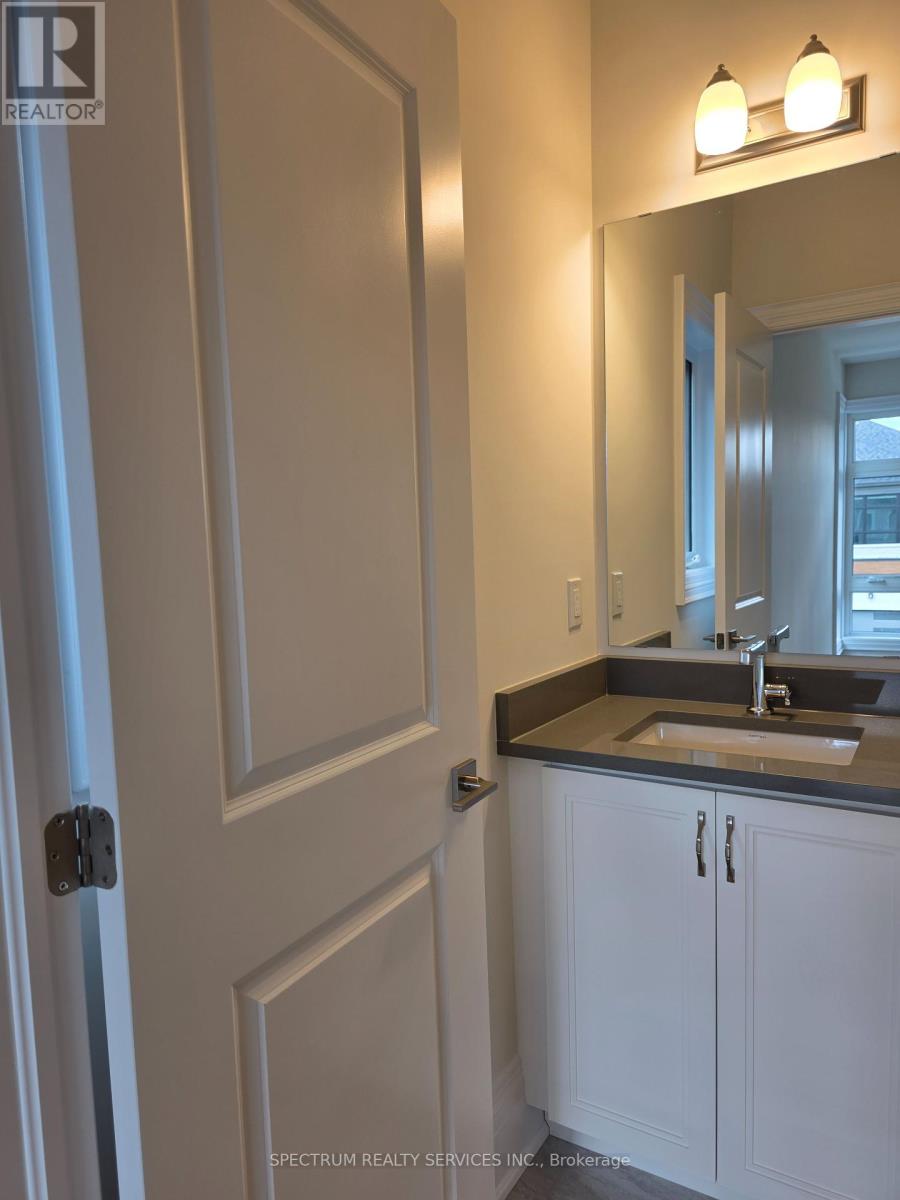 Photo 11 of 32 Seraville Street, Vaughan ON