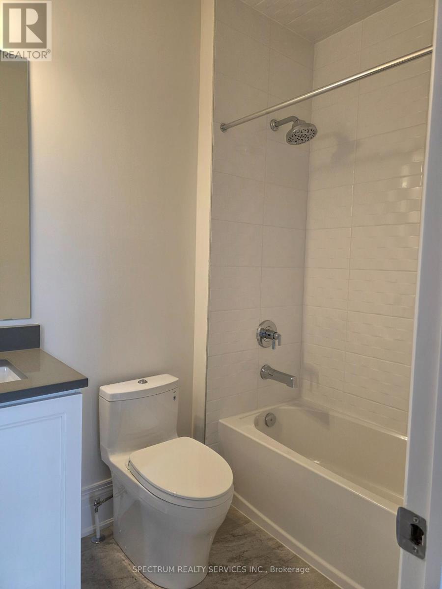 Photo 12 of 32 Seraville Street, Vaughan ON