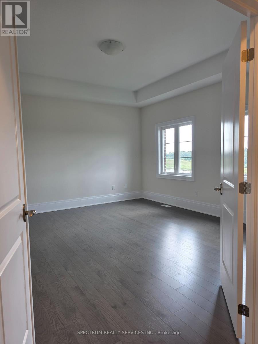 Photo 12 of 24 Seraville Street, Vaughan ON